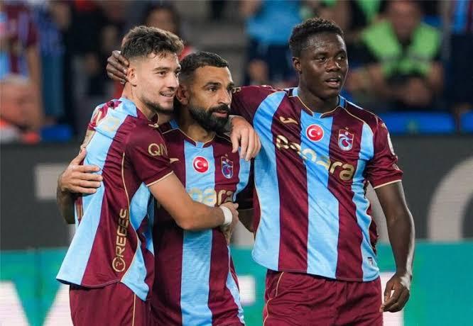 هاتريك محمد صلاح يقود طرابزون سبور لاكتساح جالاتا سراي برباعية في الدوري التركي
