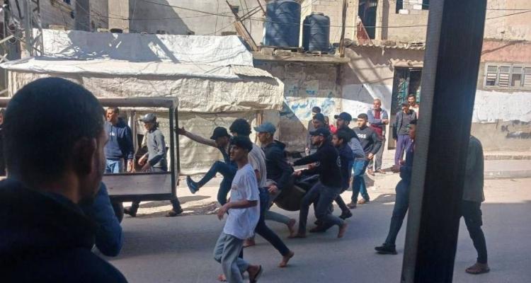 10 شهداء ومصابون في قصف إسرائيلي شرقي مخيم المغازي