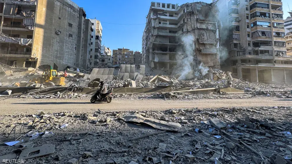 الاحتلال يقصف ضاحية بيروت مجددًا وسلام يحذر من كارثة إنسانية