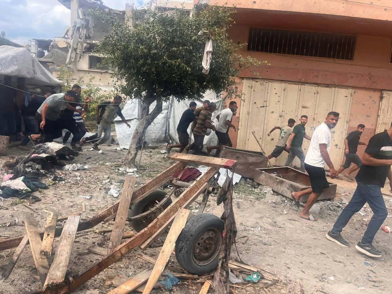 5 شهداء و13 إصابة جراء استهداف الاحتلال مركبة مدنية غرب غزة