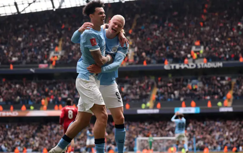 إعصار هالاند يدمر ليفربول.. ويزيد الشكوك حول سلوت