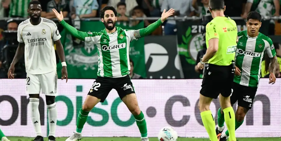 صحفي مدريدي: ما حدث أمام ريال بيتيس "فضيحة وعار"