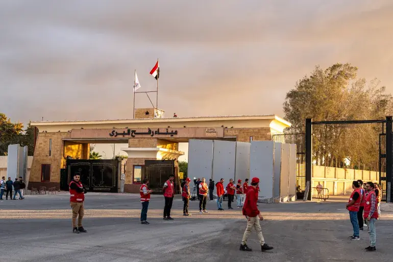 الصحة المصرية تتحدث عن استعداداتها لاستقبال الجرحى القادمين من غزة