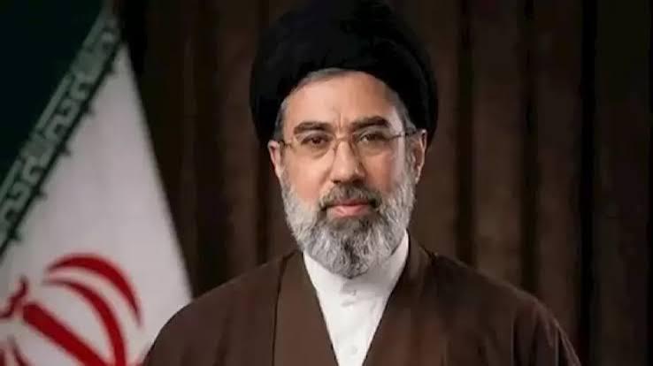مجتبى خامنئي: سنواجه أي تهديد برد فوري وأمرت بتحديث بنك الأهداف