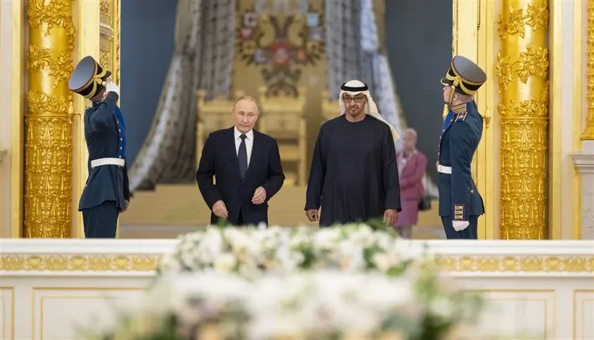 رئيس دولة الإمارات يبحث مع نظيره الروسي التطورات المتسارعة في الشرق الأوسط