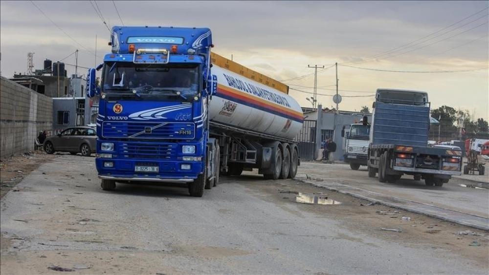 دخول 8 شاحنات غاز إلى غزة
