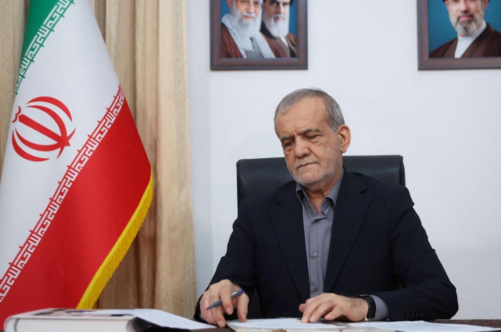 بزشكيان يستبعد عقد لقاء مع ترمب ويؤكد أن خامنئي بصحة جيدة
