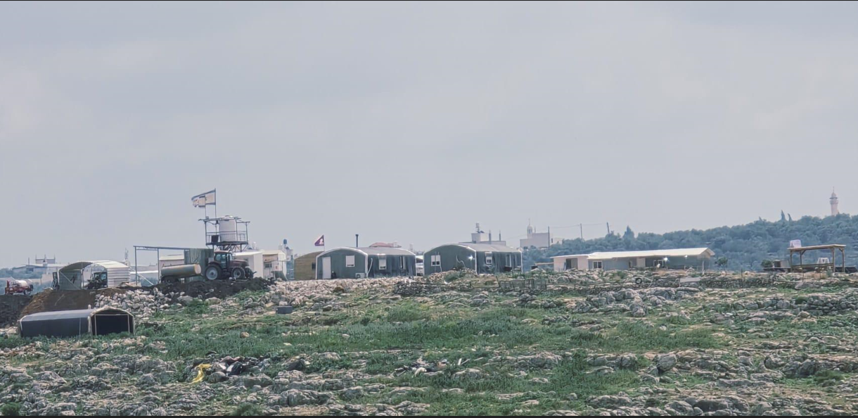 مستعمرون يخربون غرفة زراعية ويسيجون 500 دونم غرب سلفيت