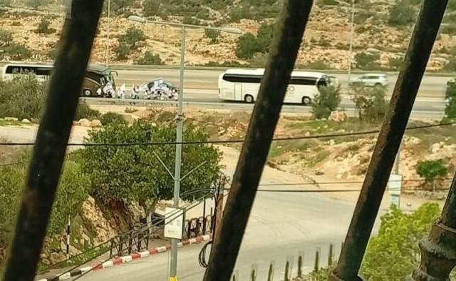 مستوطنون إرهابيون يقتحمون مقامات إسلامية في عورتا جنوب شرق نابلس