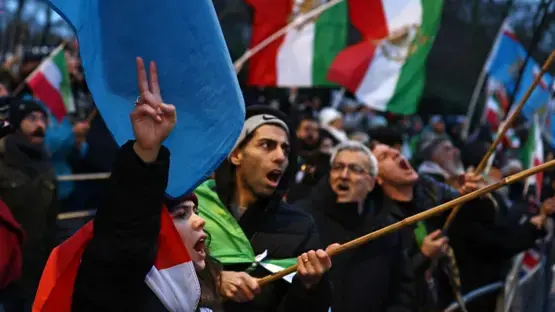 صحيفة: ترامب تلقى نصيحة مفادها أنَّ ضرب إيران لن يؤدي لإسقاط النظام