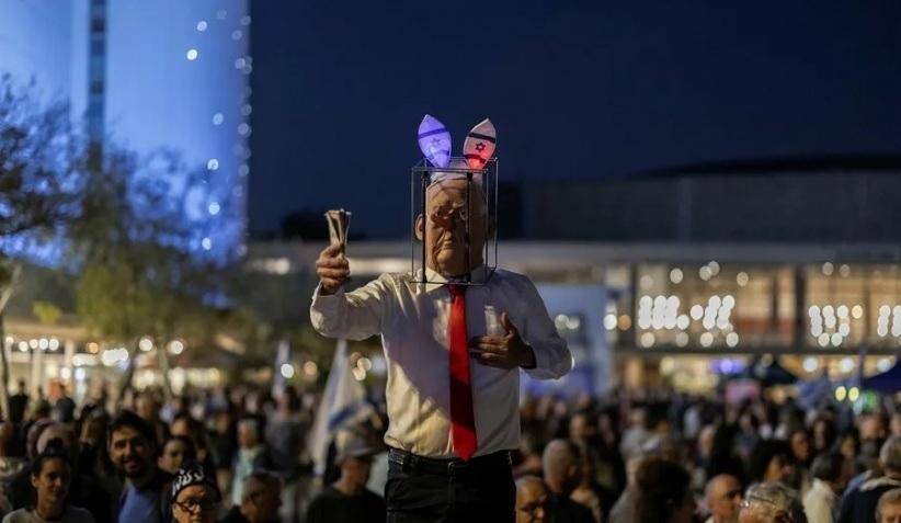 قبل 31 يوماً من الانتخابات.. مئات الإسرائيليين يخرجون ضد نتنياهو وحكومته