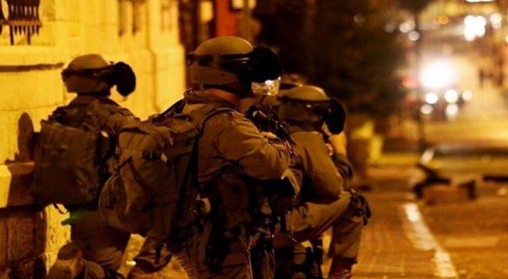 قوات الاحتلال تقتحم نابلس وتضارب الانباء بشأن عملية تصفية