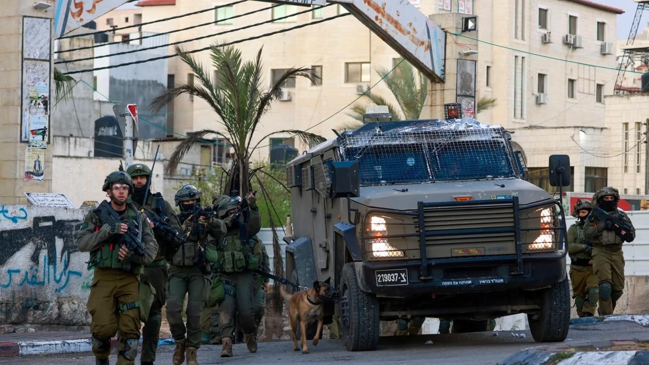 اقتحامات واعتقالات للاحتلال في عدة مناطق بالضفة والقدس