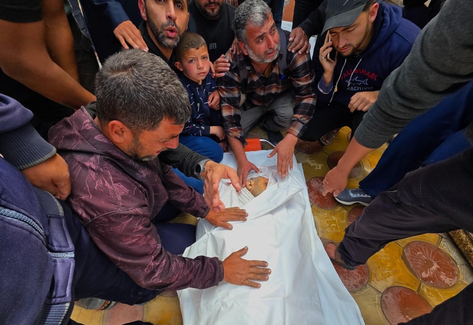 شهيد وإصابات في قصف للاحتلال على حي الشجاعية شرق مدينة غزة