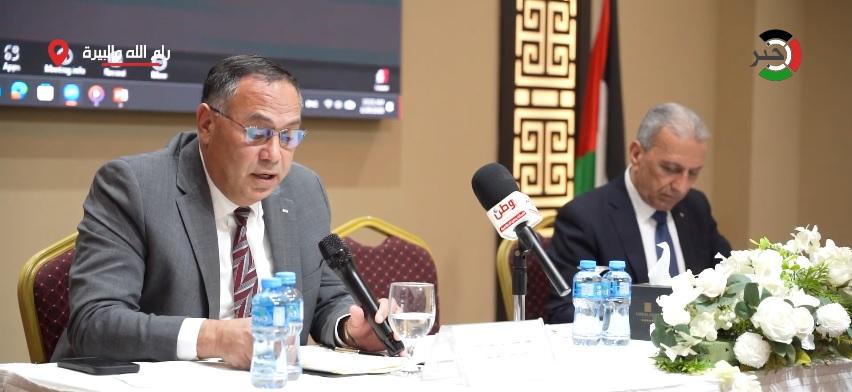 بالفيديو: ورشة عمل تناقش فرص وتحديات اللجنة الوطنية لإدارة قطاع غزة