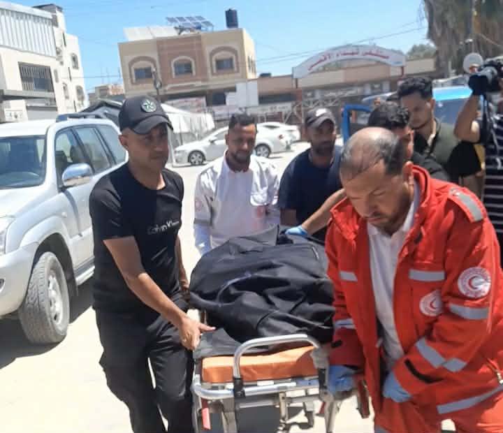 شهيد وإصابتان جراء استهداف إسرائيلي في محيط مستشفى شهداء الأقصى