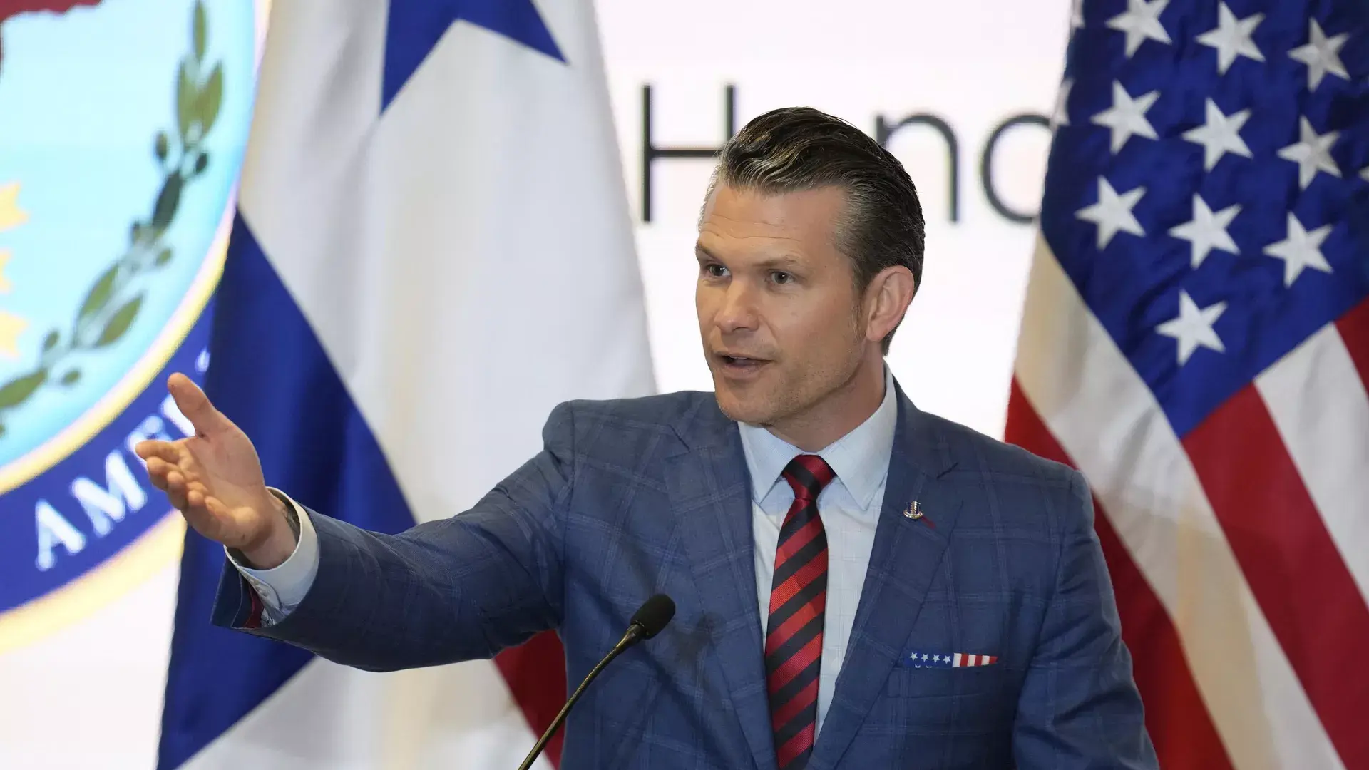 هيغسيث: لدى واشنطن العديد من السيناريوهات لعملية برية ضد إيران