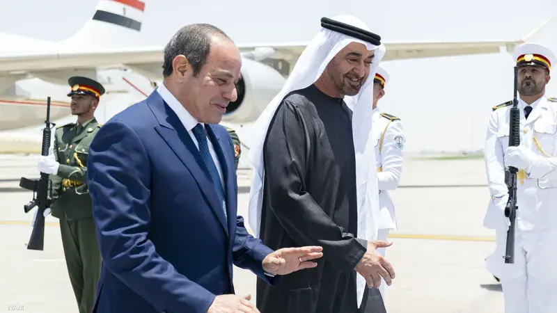 بالفيديو: رئيس دولة الإمارات يبحث مع نظيره المصري التطورات الإقليمية وسبل التعاون