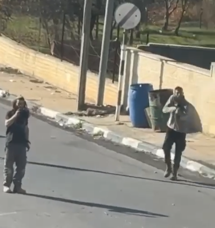 شهيدان أحدهما طالب وإصابة 4 بالرصاص في هجوم مستعمرين على مدرسة في المغير شرق رام الله