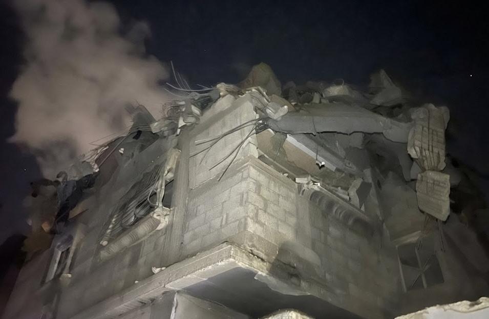 شهيدان بينهما طفل وخمس إصابات بقصف منزل في حي الصبرة بغزة