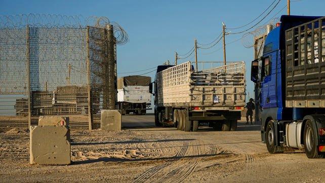 فضيحة أمنية.. تهريب 21 شاحنة لغزّة بتواطؤ بين ضباط الاحتلال وجهات فلسطينية
