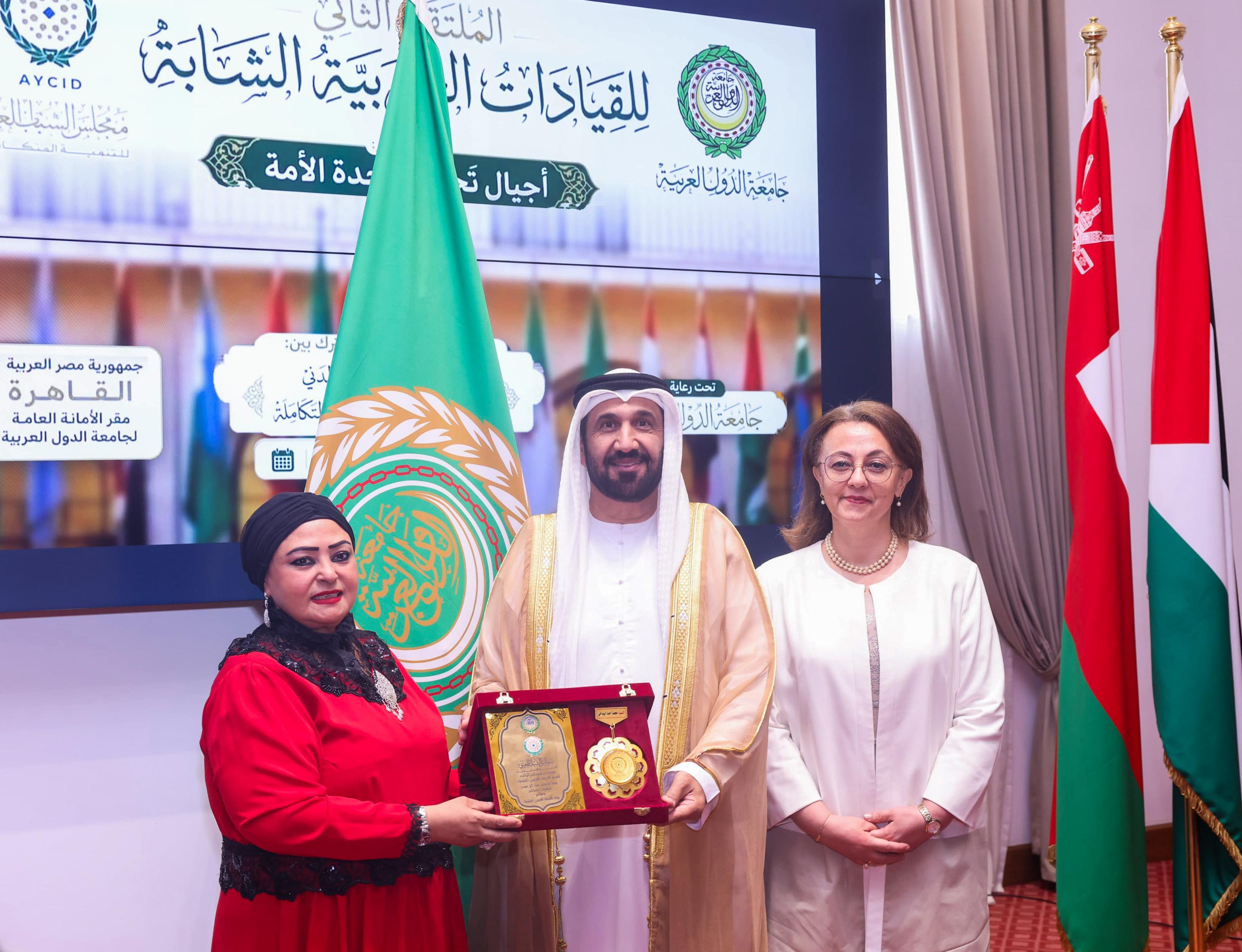 تكريم "اليماحي" بوسام رواد العمل العربي المشترك لجهوده في خدمة قضايا الأمة العربية وفي مقدمتها القضية الفلسطينية