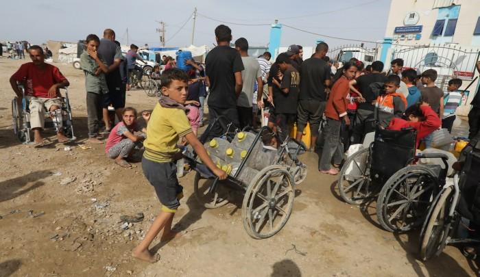 تعليق أنشطة "اليونيسف" في شمال غزة بعد استهداف سائقي شاحنتين لنقل المياه