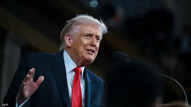 ترامب: أغرقنا 9 سفن إيرانية ودمرنا مقرات القيادة البحرية