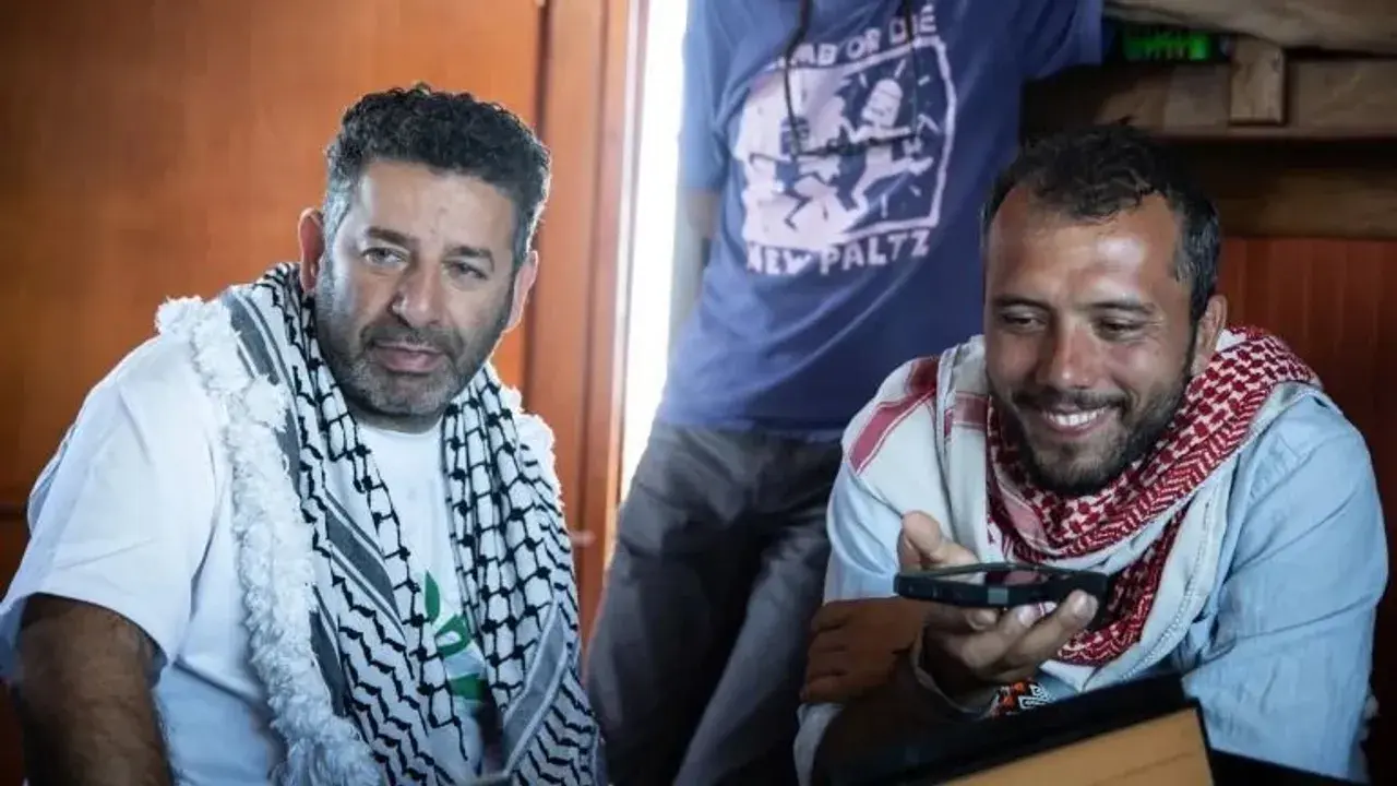 “الشاباك” يقرر الإفراح عن الناشطَين في أسطول الصمود تياغو أفيلا وسيف أبوكشك