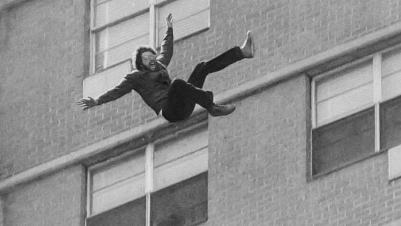 أثناء محاولة اعتقاله