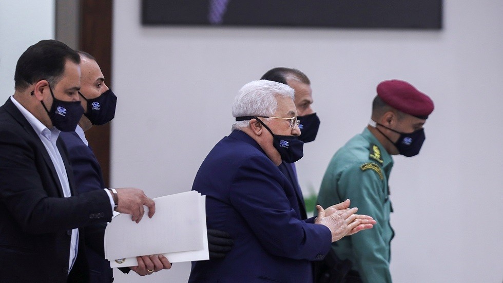 بدعوة من أمير قطر