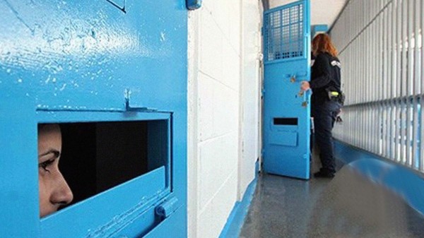 مركز حقوقي ينشر شهادة لسيّدة غزّية تعرّضت للاغتصاب في سجون الاحتلال