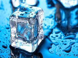 فيديو.. فوائد تجميلية لمكعبات الثلج