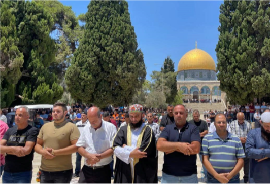 رغم القيود المشددة من الاحتلال