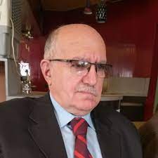 الأقزام لا يلعبون كرة السلة"