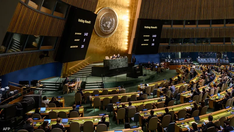 منها تمديد ولاية "الأونروا"