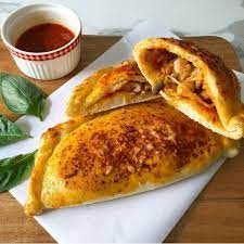 كالزوني بالدجاج