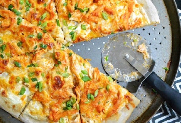 بيتزا الدجاج الحارة