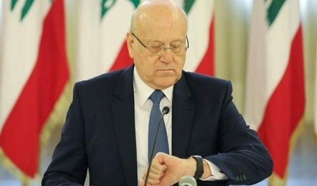 مواطنون يتفاعلون عبر مواقع التواصل الاجتماعي