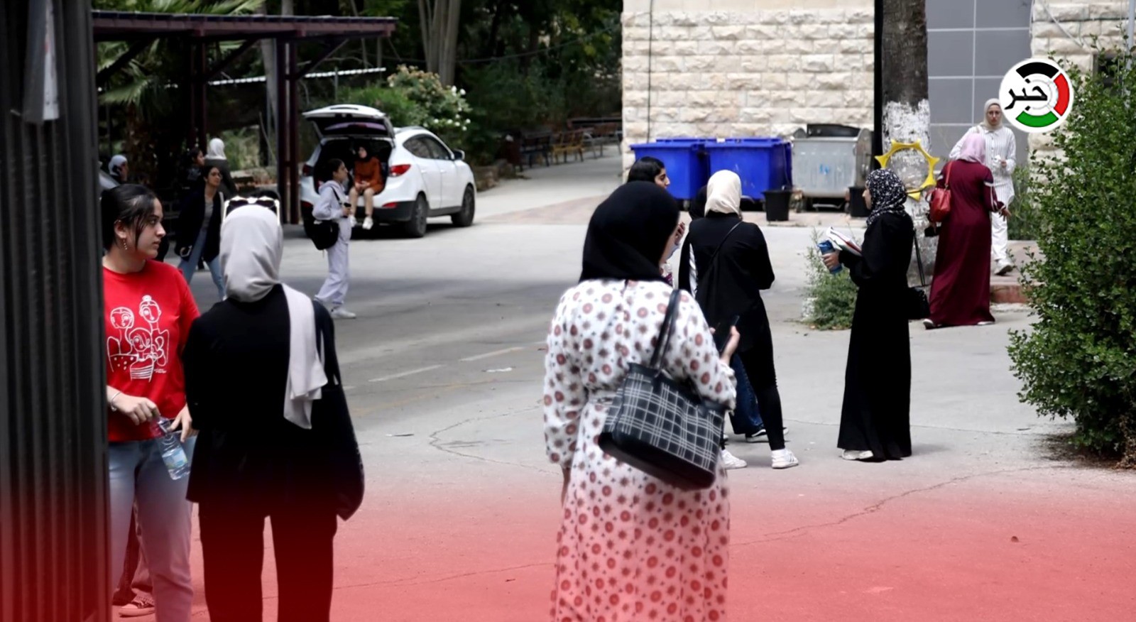 بالفيديو: "خبر" ترصد آراء طلبة توجيهي في رام الله بامتحان اللغة العربية.. وجهوا رسالة لزملائهم في غزة!