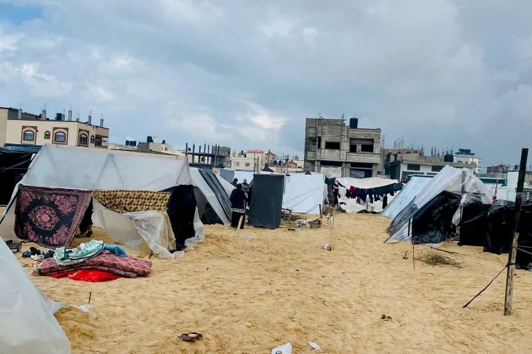 آكشن إيد": نزوح كبير إلى رفح في ظل أوضاع إنسانية كارثية