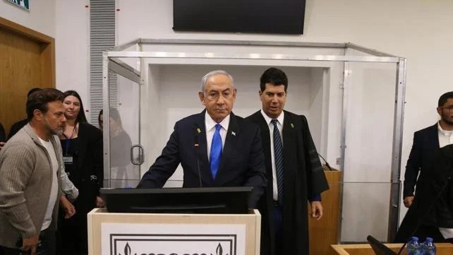 يمثل للشهادة في 3 منها