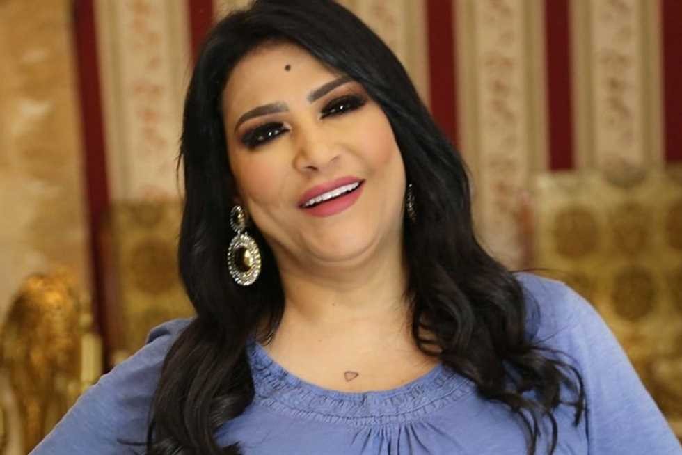 بدرية طلبة تتفاعل مع الجمهور بسبب شهور العدة.. ما القصة؟