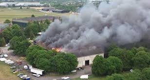 حريق وانفجارات بقاعدة سابقة لسلاح الجو البريطاني