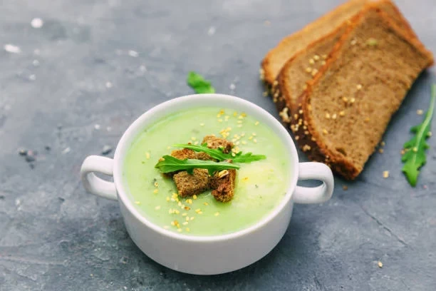 طريقة عمل شوربة الكوسة بالنعناع