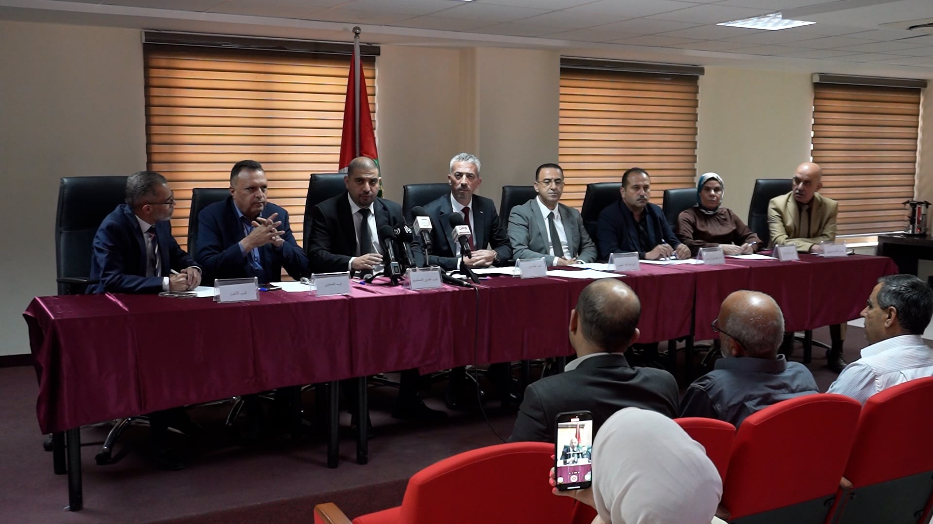 بالفيديو: النقابات والاتحادات المهنية في الضفة تطلق نداءً لإنقاذ غزة من المجاعة