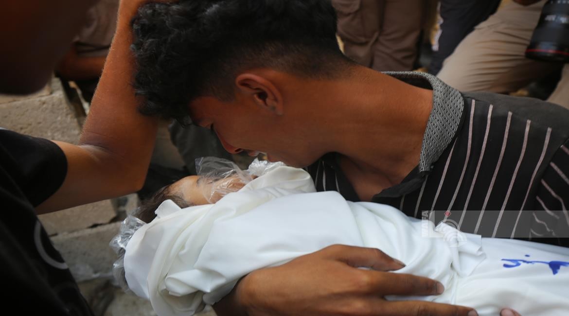 بينهم 3 من منتظري المساعدات