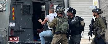 الاحتلال يعتقل 3 مواطنين من محافظة رام الله