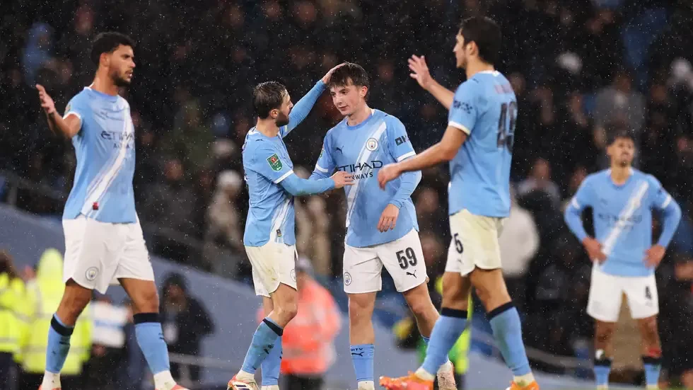 مانشستر سيتي يقصي برينتفورد ويعبر إلى نصف نهائي كأس الرابطة