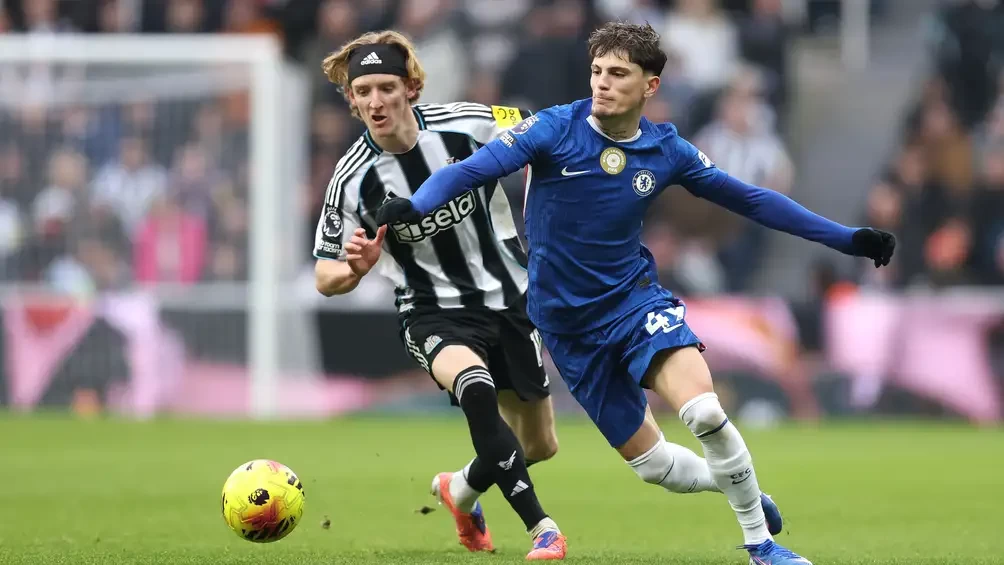 بالصور :  تشيلسي يهرب من ملعب "سانت جيمس بارك" بتعادل ثمين